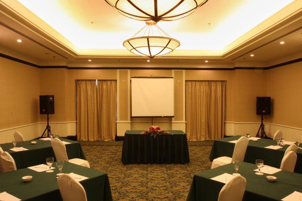 Ruishi Hotel Dalian Buitenkant foto