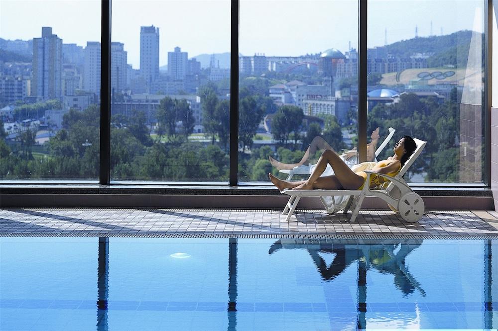 Ruishi Hotel Dalian Buitenkant foto